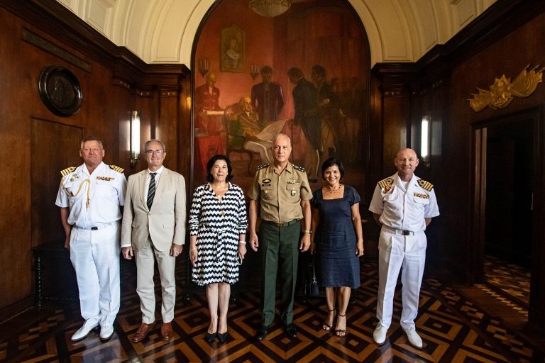 Representantes do Reino da Espanha visitam o Comando Militar do Leste