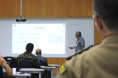 Escola Superior de Defesa promove simpósio para discutir o Livro Branco de Defesa Nacional