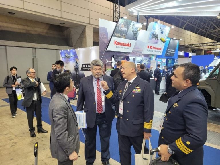Comitiva brasileira participa de feira internacional de defesa e segurança no Japão