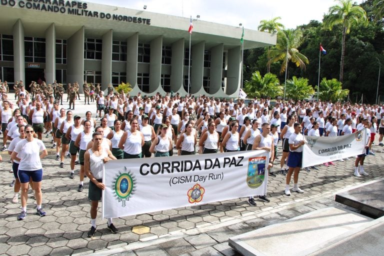 Corrida da Paz promove integração entre Forças Armadas e sociedade em Recife