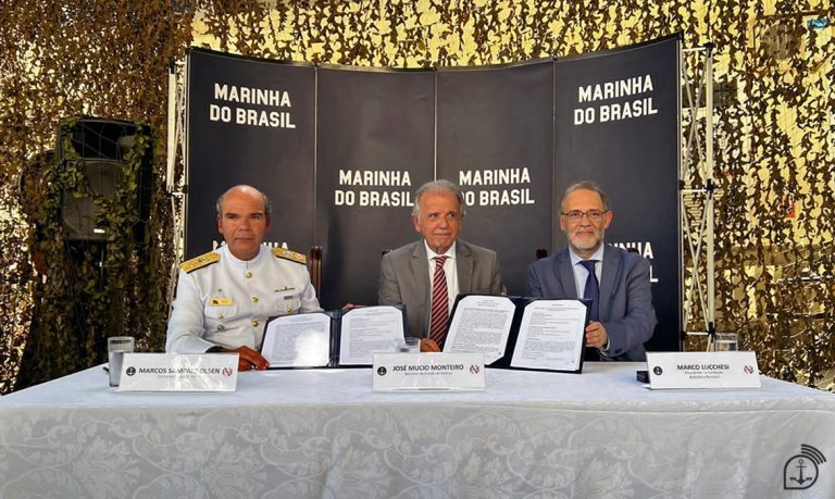 Marinha do Brasil e Fundação Biblioteca Nacional firmam acordo para intercâmbio bibliográfico internacional