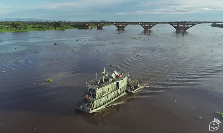 Navio “Esperança do Pantanal” promove ação cívico-social e ensino profissional marítimo