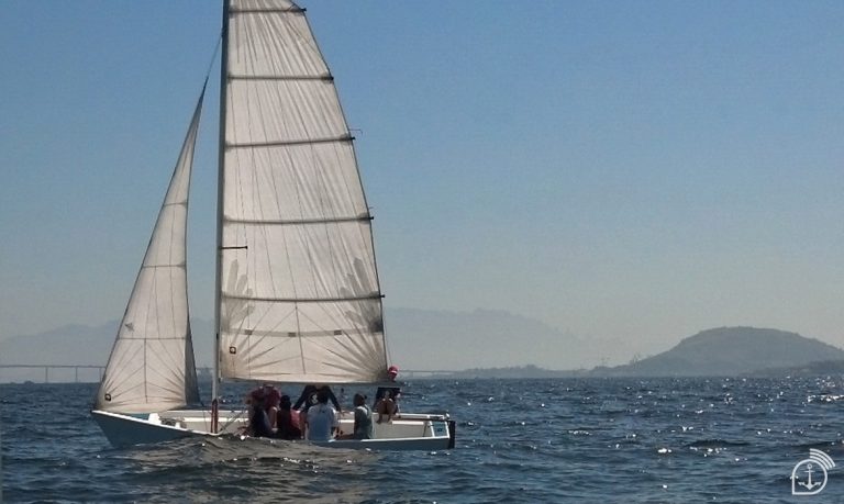 Instituto Rumo ao Mar atualiza barco-escola apoiado pela Marinha do Brasil para fomentar mentalidade marítima