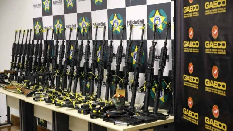 APREENSÃO RECORDE DE FUZIS É SINAL DE ALERTA