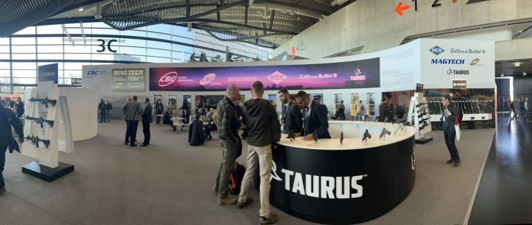 TAURUS e CBC expõem portfólio de produtos e novidades na feira internacional IWA & Outdoor Classics 2023, na Alemanha