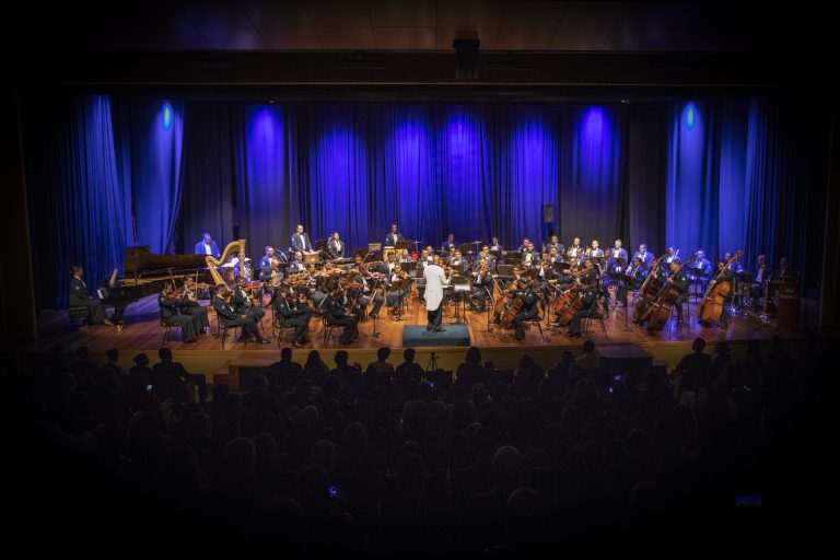 Orquestra Sinfônica da FAB celebra Dia do Especialista de Aeronáutica com apresentação musical
