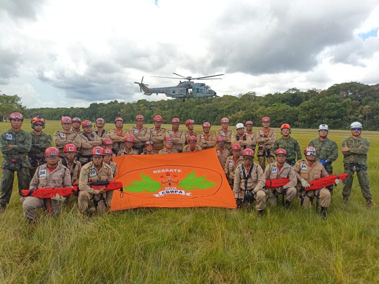 Treinamento conjunto aprimora técnicas de resgate na selva amazônica