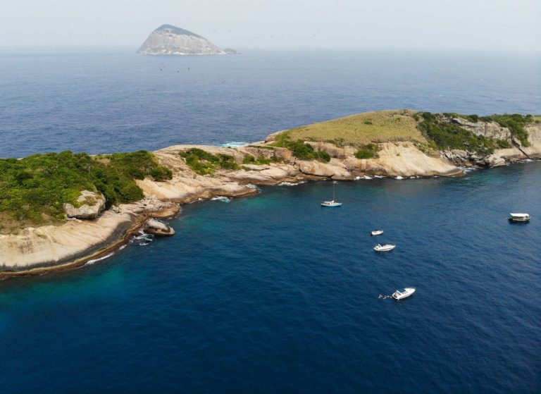 Marinha e ICMBio realizam operação conjunta contra pesca ilegal nas Ilhas Cagarras