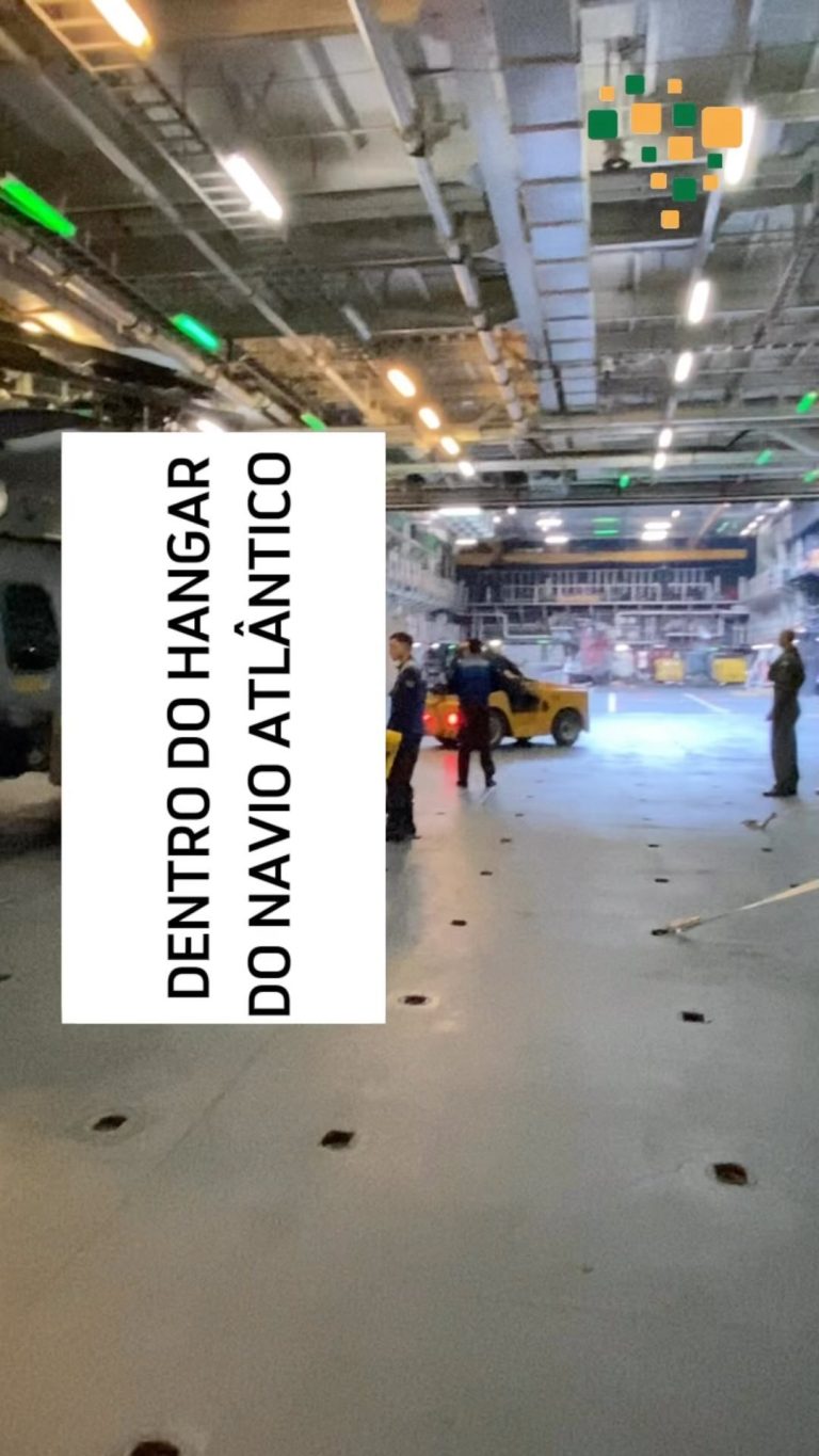 Manobra de aeronave no hangar do NAM ATLÂNTICO

Vamos acompanhar em três (03) ví...