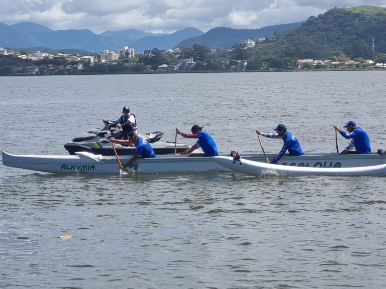 Capitania dos Portos de Macaé apoia emocionante regata de canoa havaiana