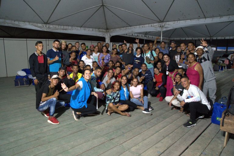 A Fundação Pan Americana Para o Desenvolvimento embarca 91 migrantes Venezuelanos com emprego formal na JBS.