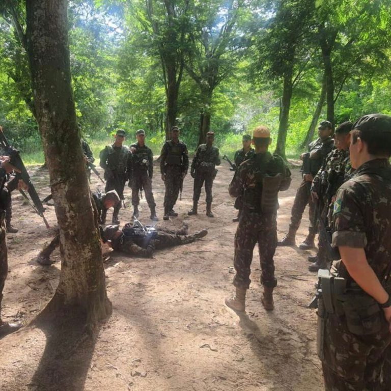 Operação Condor I: Adestramento da Brigada de Infantaria Pára-quedista