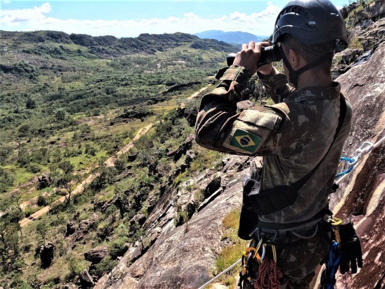 Exército Brasileiro conclui avaliação operacional do Monóculo de Imagem Termal OLHAR