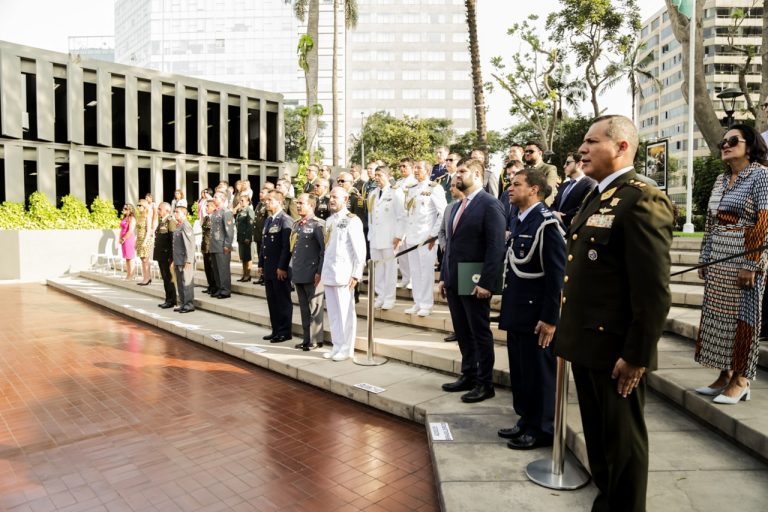 Embaixada do Brasil no Peru celebra 375 anos do Exército Brasileiro