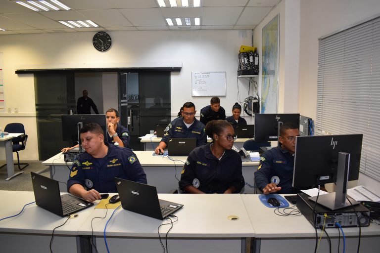 Com2ºDN participa de exercício de Controle Naval do Tráfego Marítimo