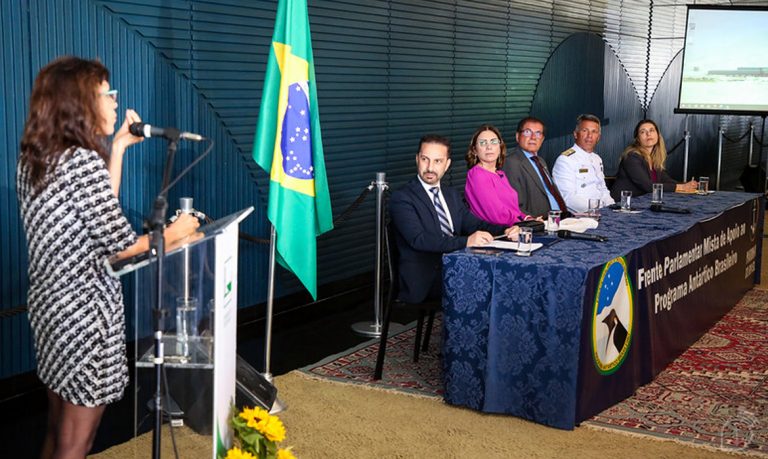 Frente Parlamentar Mista reforça apoio ao Programa Antártico Brasileiro em reunião na Câmara dos Deputados