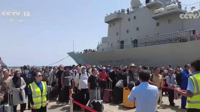 Marinha chinesa resgata brasileiros no Sudão e ganha destaque mundial