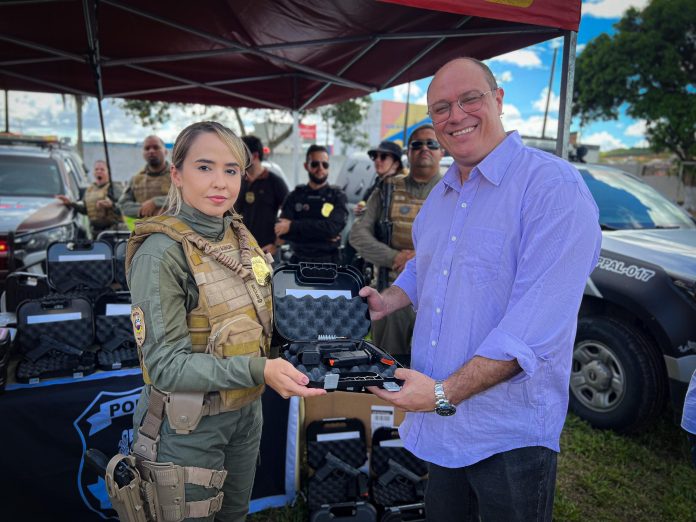 Policiais penais de Alagoas recebem 400 pistolas de alto desempenho