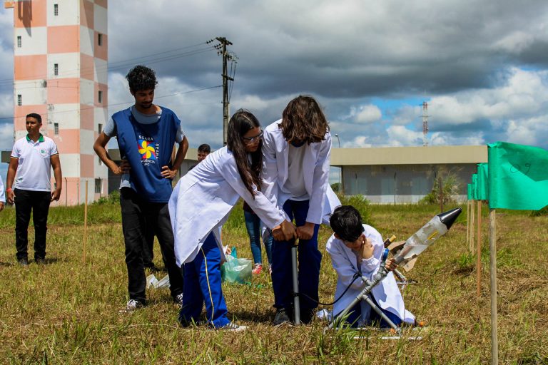 Base Aérea de Fortaleza sedia IV Jornada Cearense de Foguetes