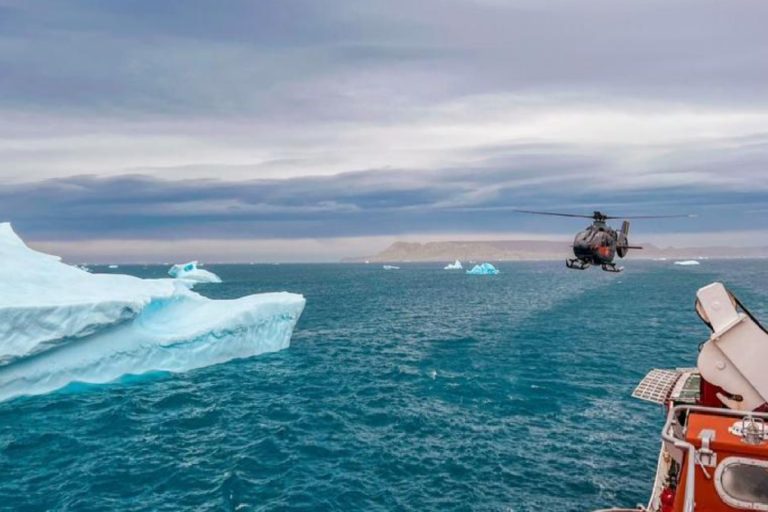 Marinha do Brasil realiza 41ª Operação Antártica e faz o primeiro pouso do UH-17 em um iceberg