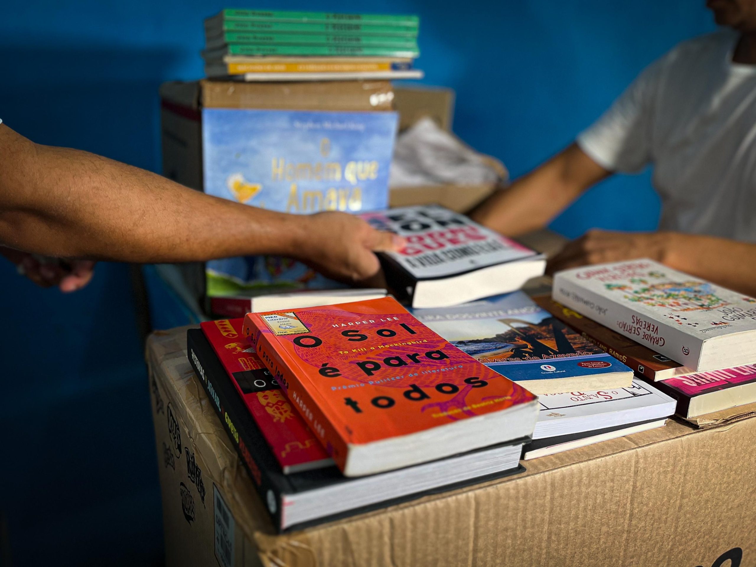 Projeto 'Livros que Libertam' promove a leitura e redução de pena no presídio feminino Santa Luzia