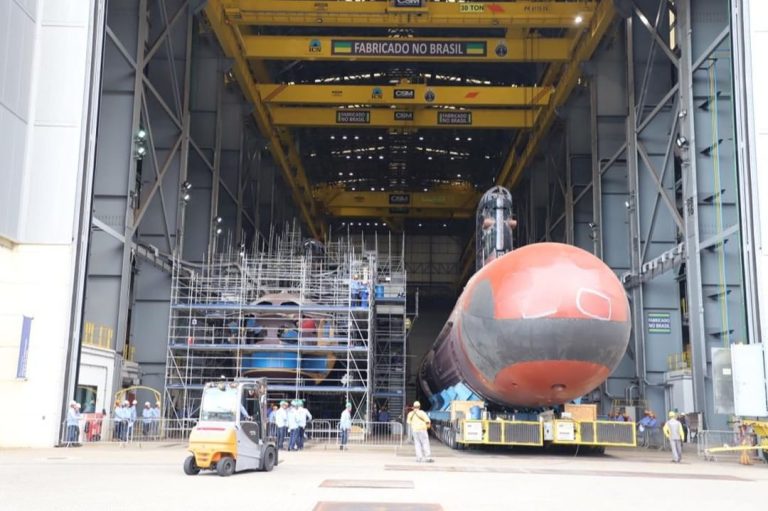 Marinha renomeia submarino S-BR4 em tributo ao Almirante Karam