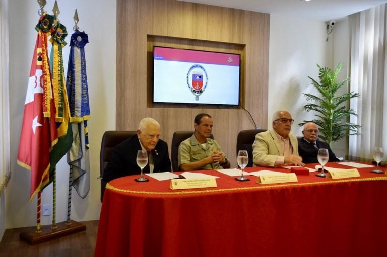 Comemoração do 51º aniversário da AVCFN reúne autoridades militares em Assembleia Geral Extraordinária
