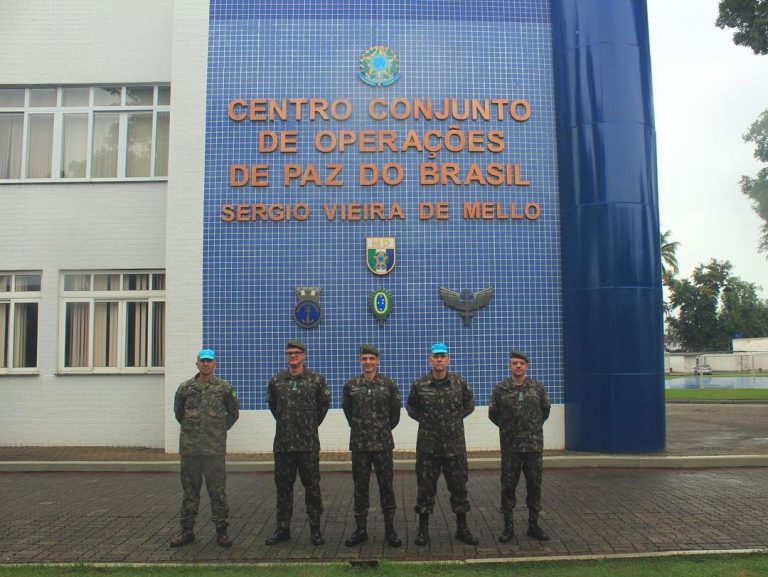 CCOPAB recebe visita de comitiva do Comando de Operações Terrestres