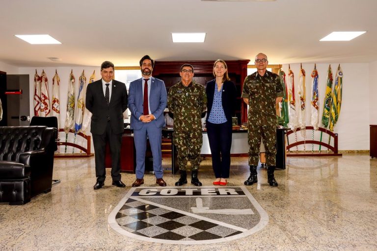 Cruz Vermelha Visita Comando de Operações Terrestres: Diálogo Humanitário no Coração da Defesa 🔰