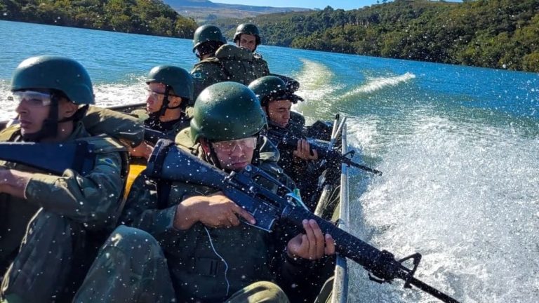 Fuzileiros Navais em Ação: Operação Furnas Reforça Segurança no ‘Mar de Minas’