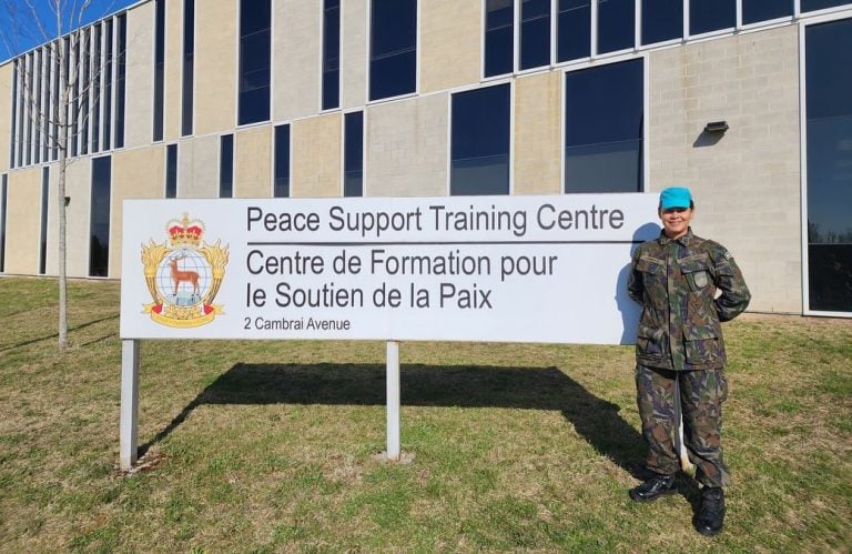 Instrutora Brasileira do CCOPAB auxilia na formação de futuros “capacetes azuis” no Canadá