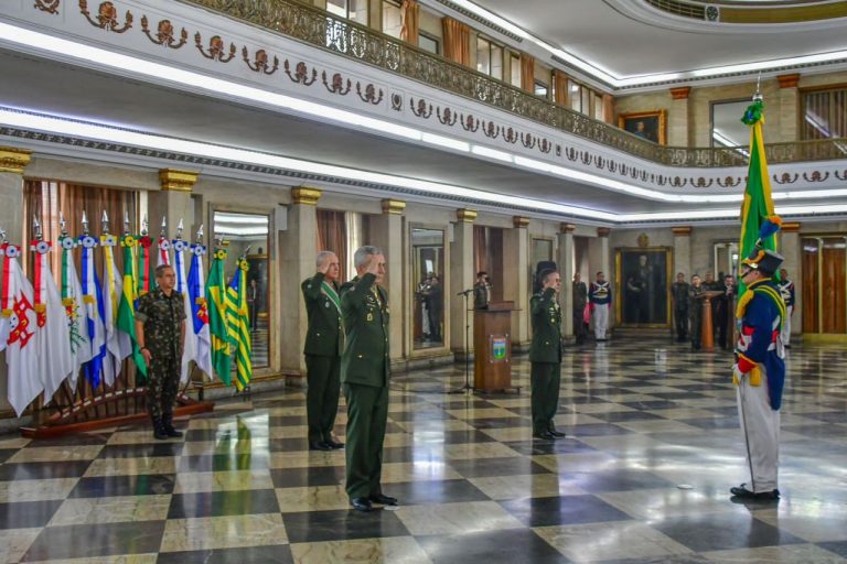 Transmissão de cargo no Comando Militar do Leste celebra nova liderança