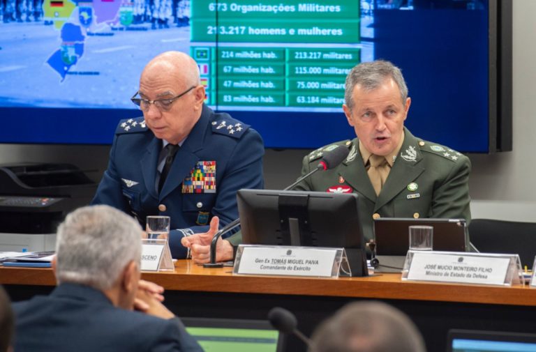 Comandante do Exército discute desafios e conquistas da instituição em Audiência Pública