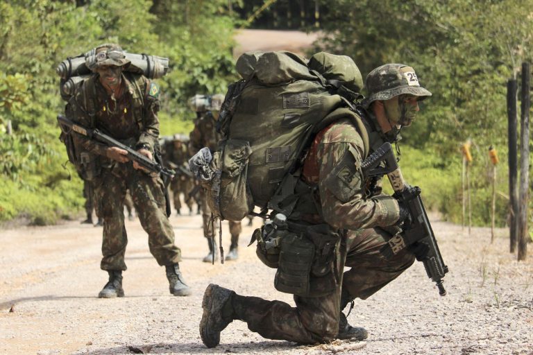 Centro de Instrução de Guerra na Selva Realiza Cerimônia de Aposição da Segunda Onça