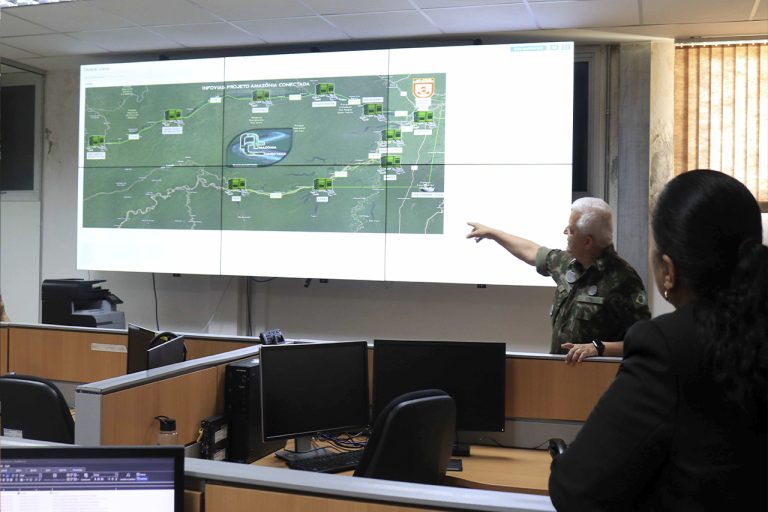 Ministério das Comunicações visita o Centro Integrado de Telemática do Exército para fortalecer colaboração