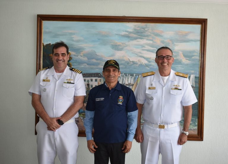 Deputado Federal Raimundo Costa visita a Capitania dos Portos da Bahia
