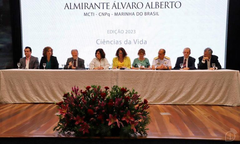 Marinha do Brasil celebra Reunião Magna da Academia Brasileira de Ciências e entrega Prêmio Almirante Álvaro Alberto