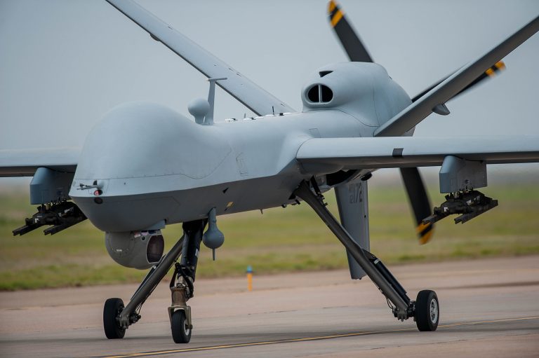Força Aérea dos EUA nega simulação onde drone IA “mata” operador