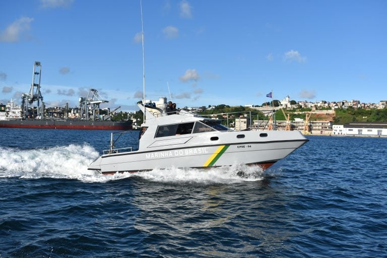 Capitania dos Portos da Bahia transfere embarcação para a Capitania dos Portos de Sergipe