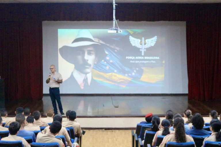 Ciclo de palestras em Recife celebra 150 anos de Santos Dumont