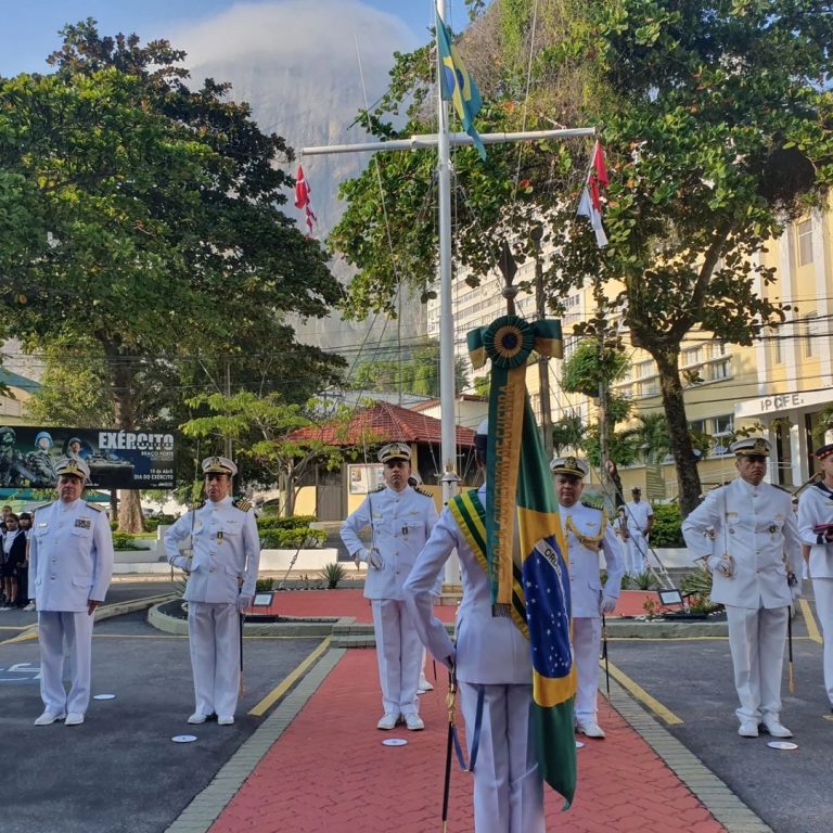 Escola Superior de Guerra Celebra 158 Anos da Batalha Naval do Riachuelo e Condecora Militares