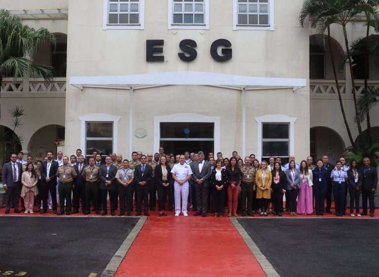 Curso de Governança em Defesa reúne líderes e estudantes no Rio de Janeiro