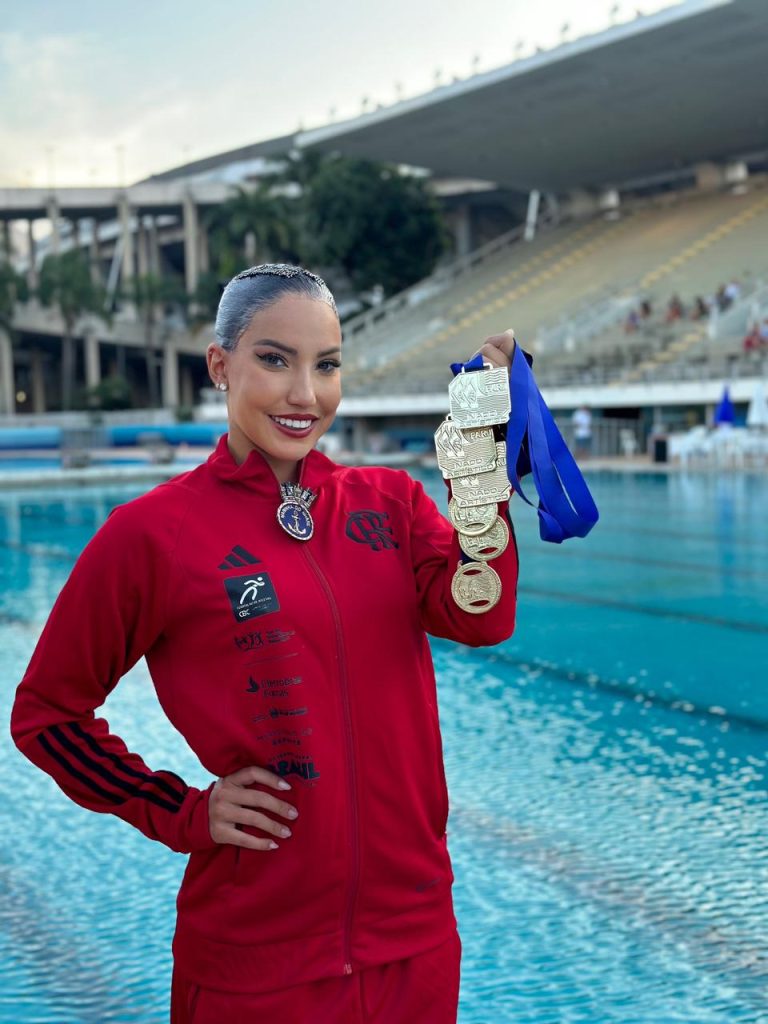 Atleta da Marinha se destaca no Campeonato Brasileiro/Estadual-RJ de Nado Artístico.