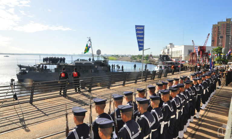 Comemoração do 212º Aniversário da Independência do Paraguai conta com participação da Marinha do Brasil