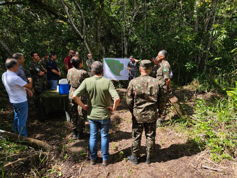 Engenheiros planejam a nova Escola de Sargentos do Exército em Recife
