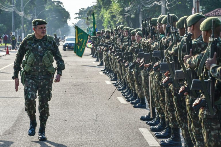 Comandante do Exército Brasileiro realiza visita oficial ao Comando Militar do Leste no Rio de Janeiro