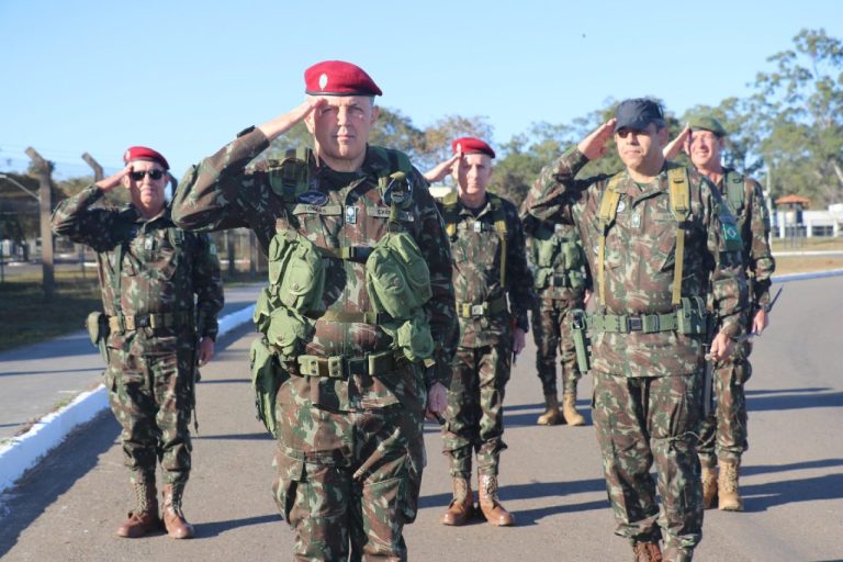 Comandante do Exército explora Capacidades do Comando de Operações Especiais