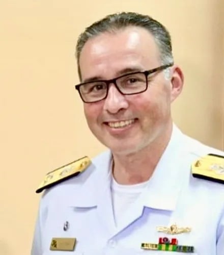 Comandante do 2º Distrito Naval, Vice-Almirante Cambra, recebe Título de Cidadão Baiano
