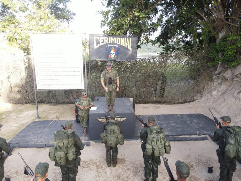 Tradição Marinha: Marcação de Gorro Inicia Curso de Comandos Anfíbios