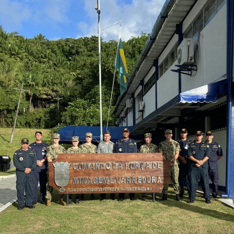 Aspirantes da US Naval Academy em visita ao 2º Distrito Naval do Brasil